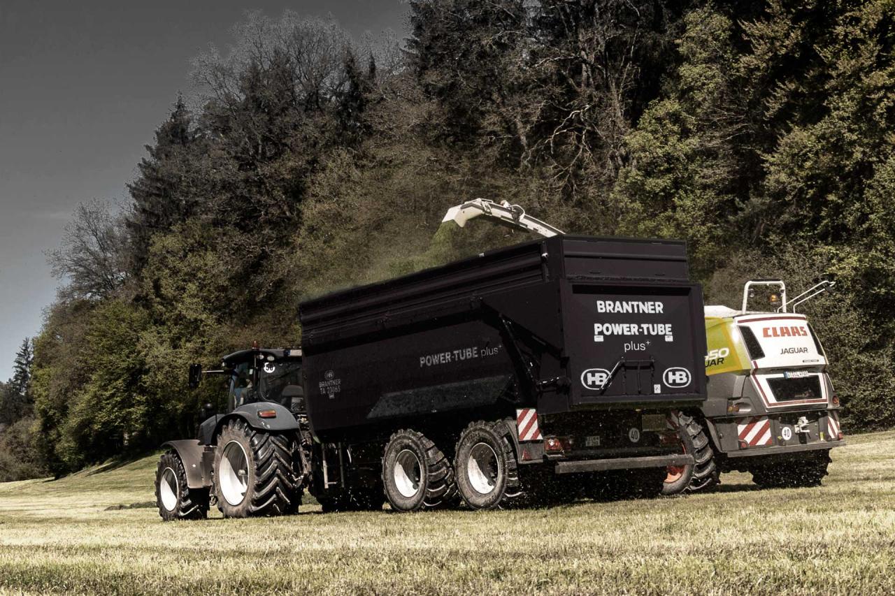 Brantner Kipper und Anhänger - Limited Black Edition POWER-TUBE plus+ Lackierung Aufbau schwarz anstatt HB grün