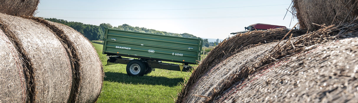 Der E6035 Einachskipper von Brantner serienmäßig mit Aufsatzwänden 500 mm erhältlich.