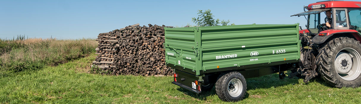 Brantner E6035 single-axle threesidetipper.