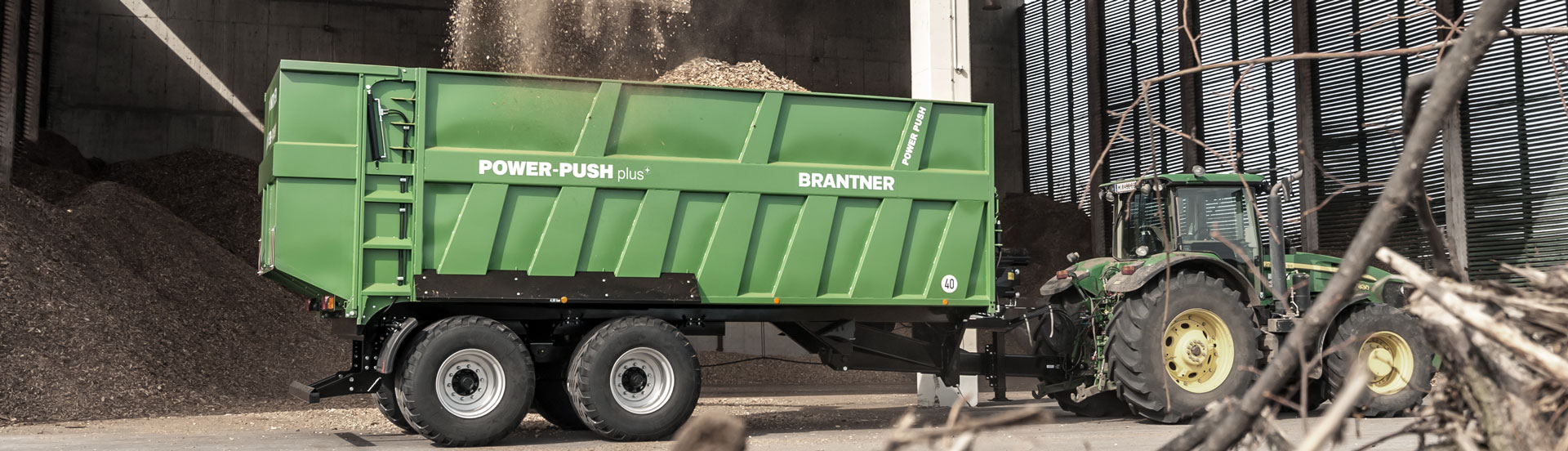 Der Brantner Abschiebewagen POWER-PUSH plus+ nimmt es mit jedem Fliegl Abschiebewagen oder Krampe ASW auf.