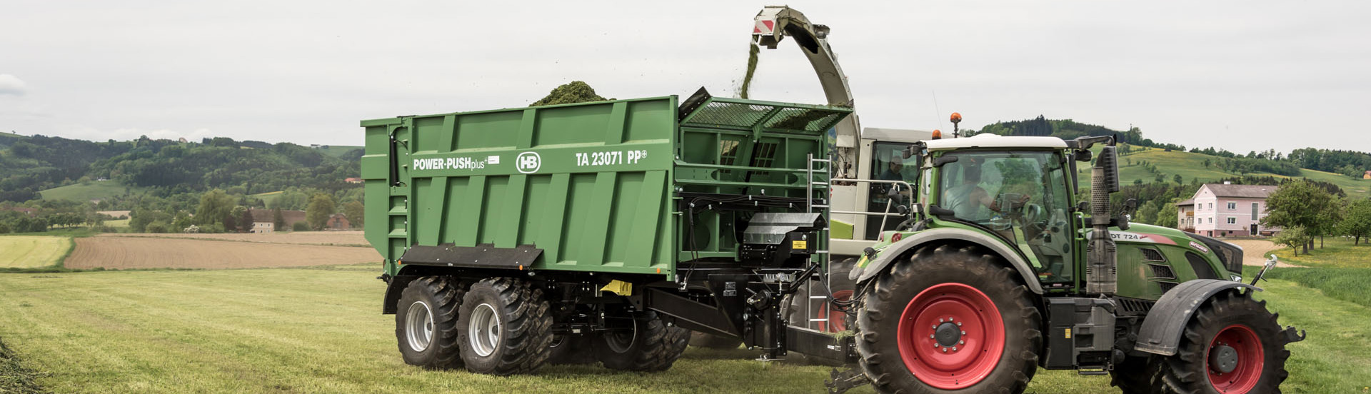 Der Brantner Abschiebewagen POWER-PUSH plus+ nimmt es mit jedem Fliegl Abschiebewagen oder Krampe ASW auf.