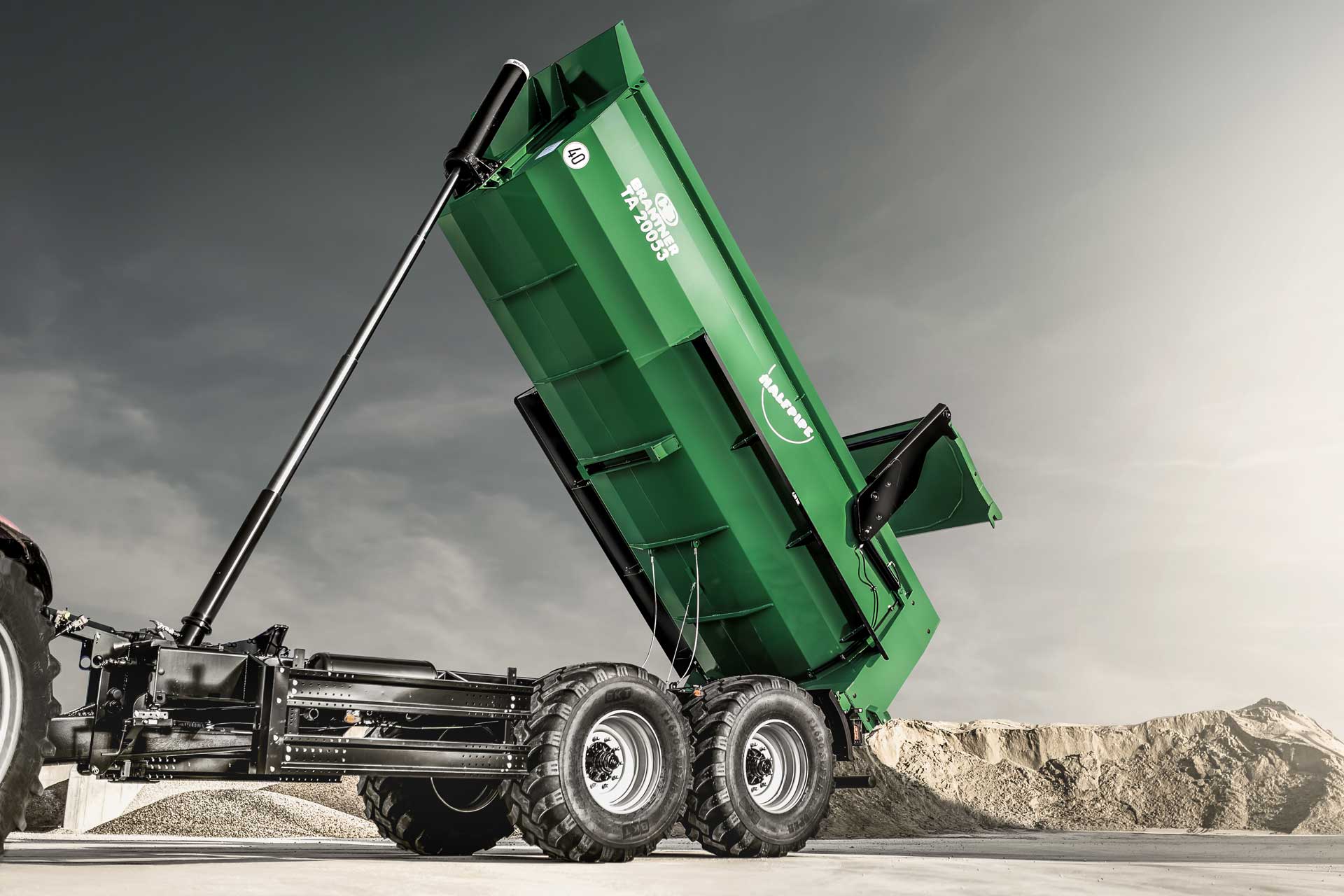 Brantner heavy-load dumper Halfpipe.