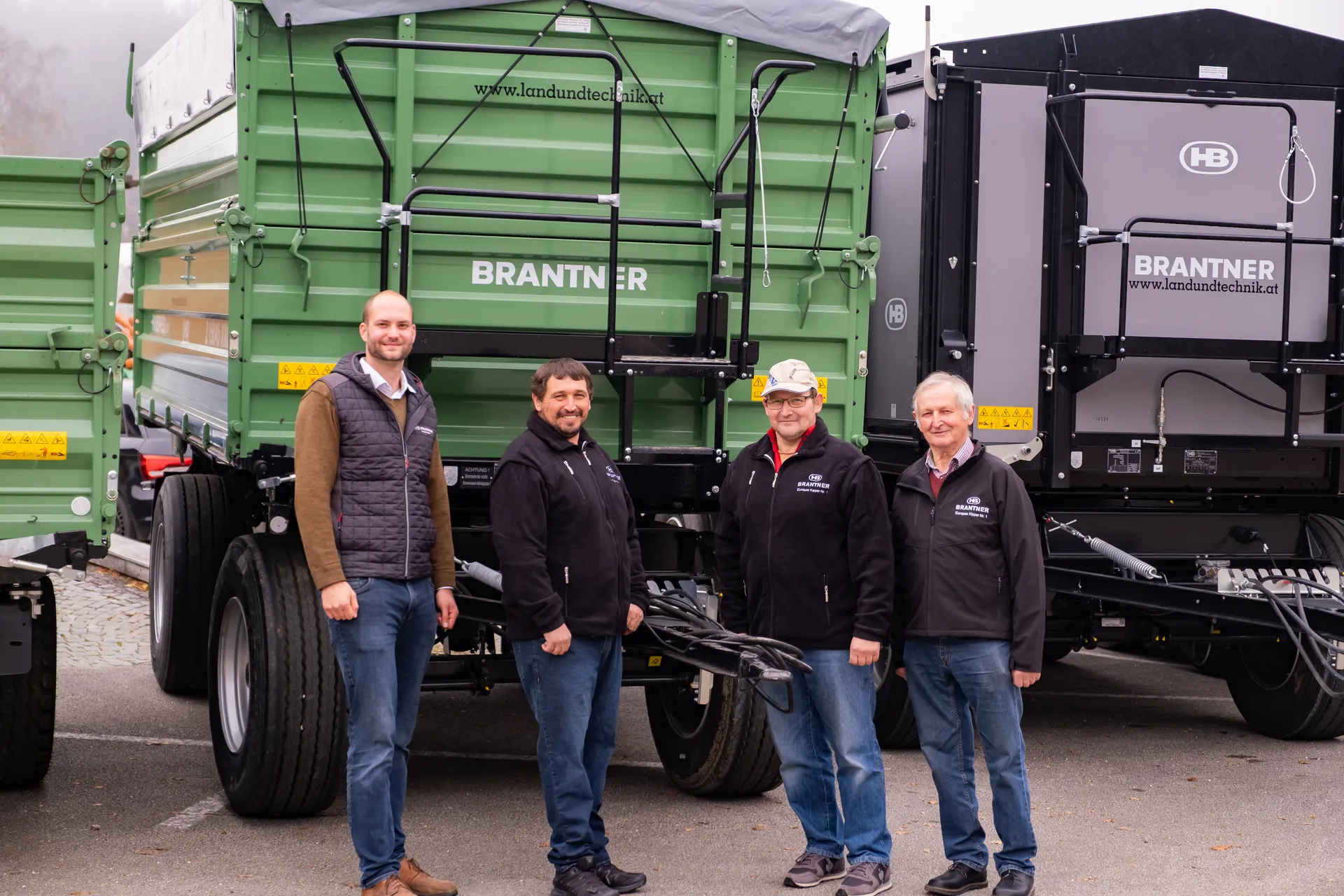 Brantner Fahrzeugübergabe Land und Technik Fam. Amesberger, Enzenk.