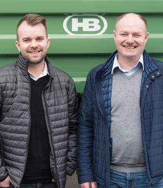 Agropol Jacek und Mateusz Zycinski Brantner Anhänger und Kipper und Mulden Vertrieb Polen